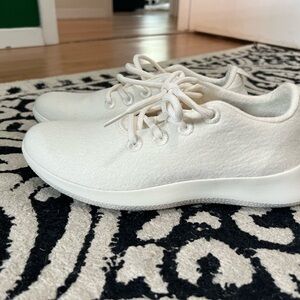 White AllBirds wool runners size 7